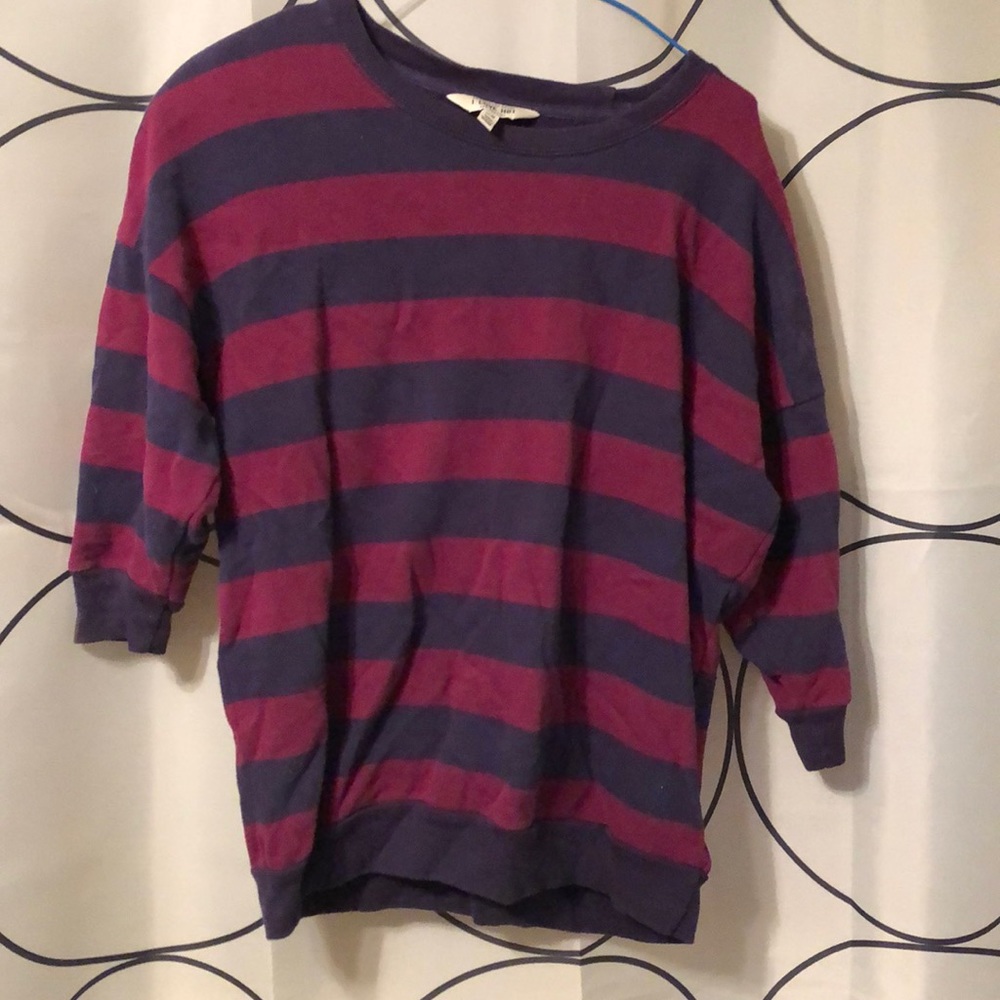 Fun vintage looking stripped shirt!
